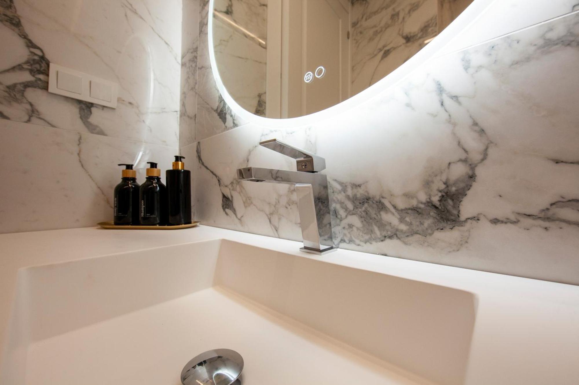 Apartment Pries Homes - Center