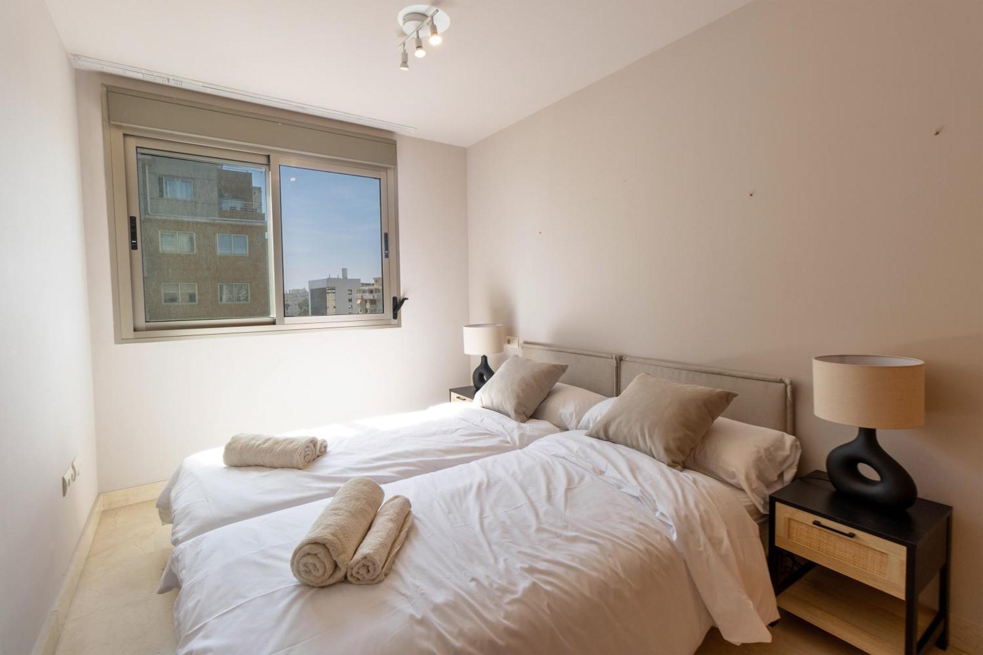 Beachfront Oasis Apartment Malaga
