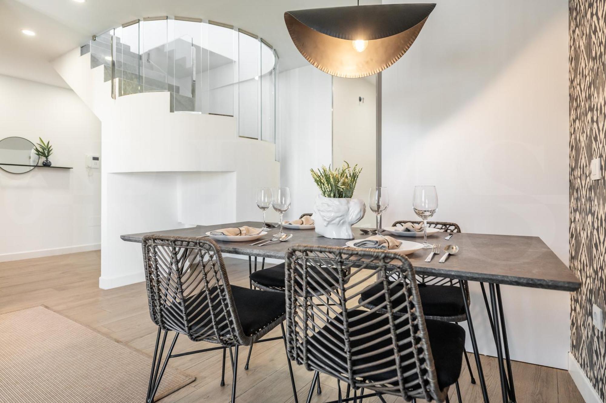 Modern With Private Terrace By Rems Apartment *