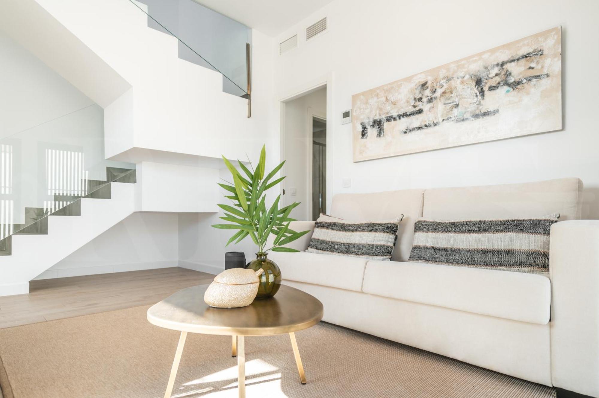 Spacious & Private Terrace By Rems Apartment