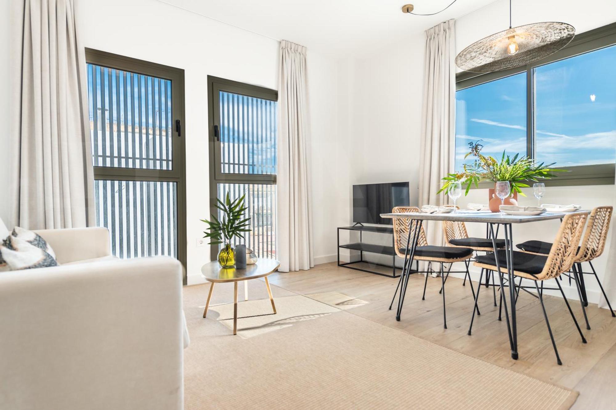 Spacious & Private Terrace By Rems Apartment *