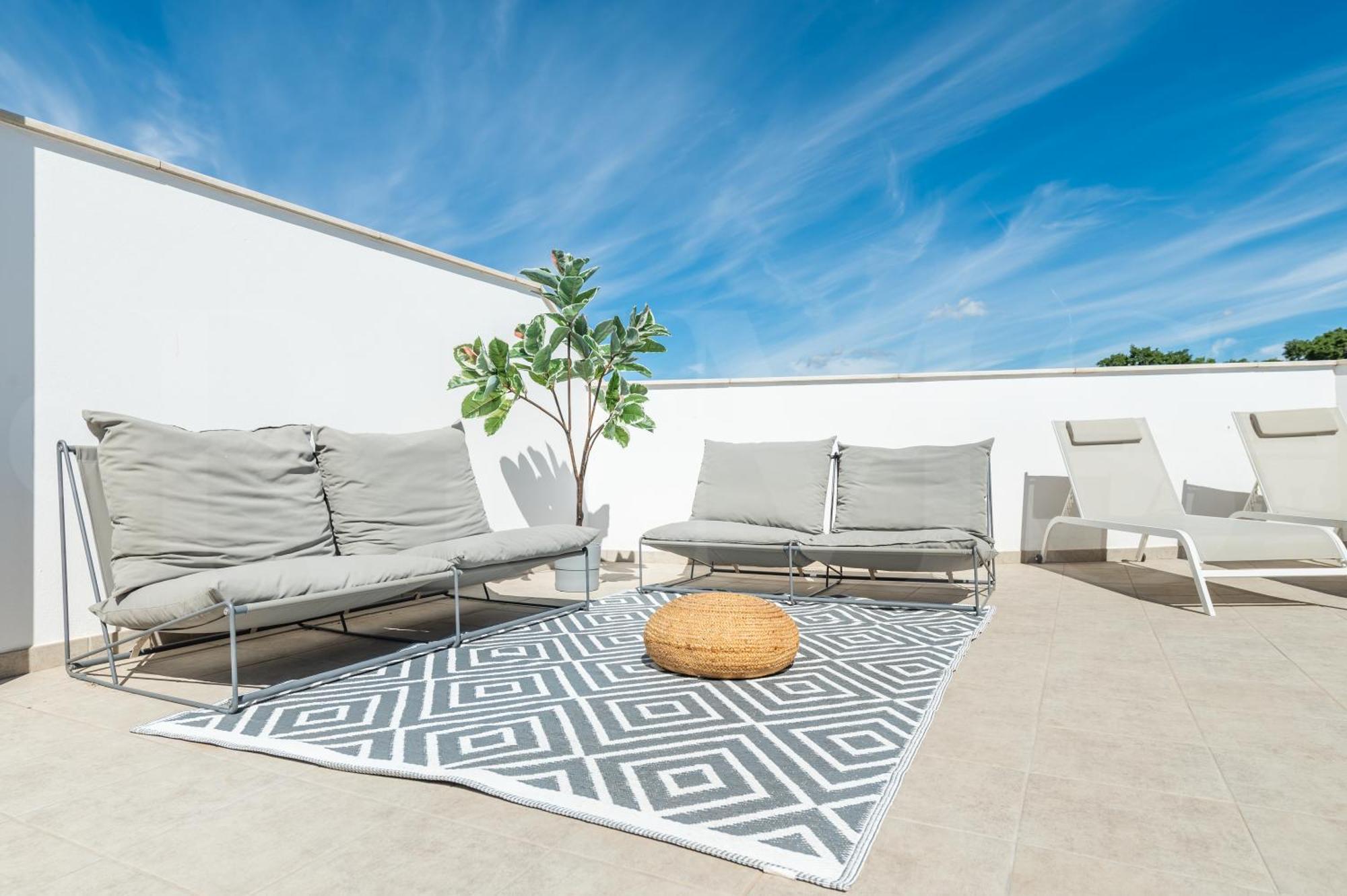 Apartment Spacious & Private Terrace By Rems Malaga