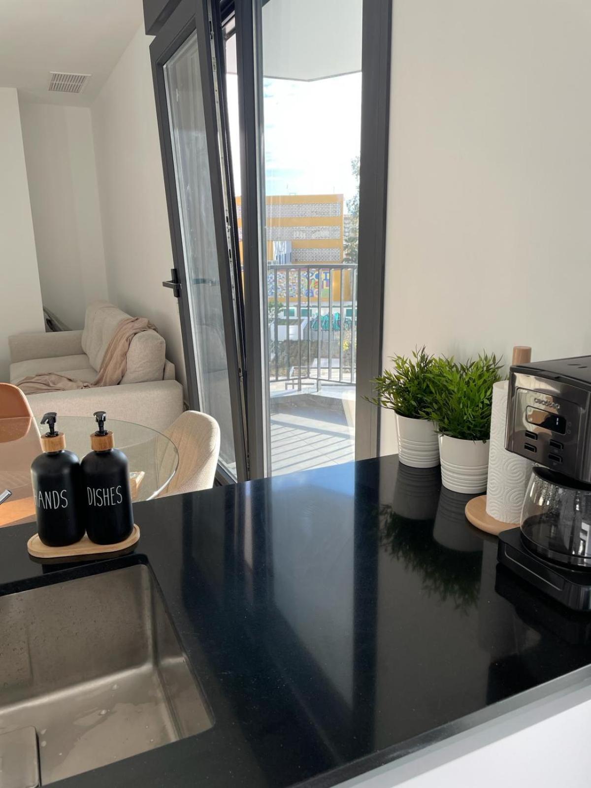 Urbansky Con Terraza Apartment *