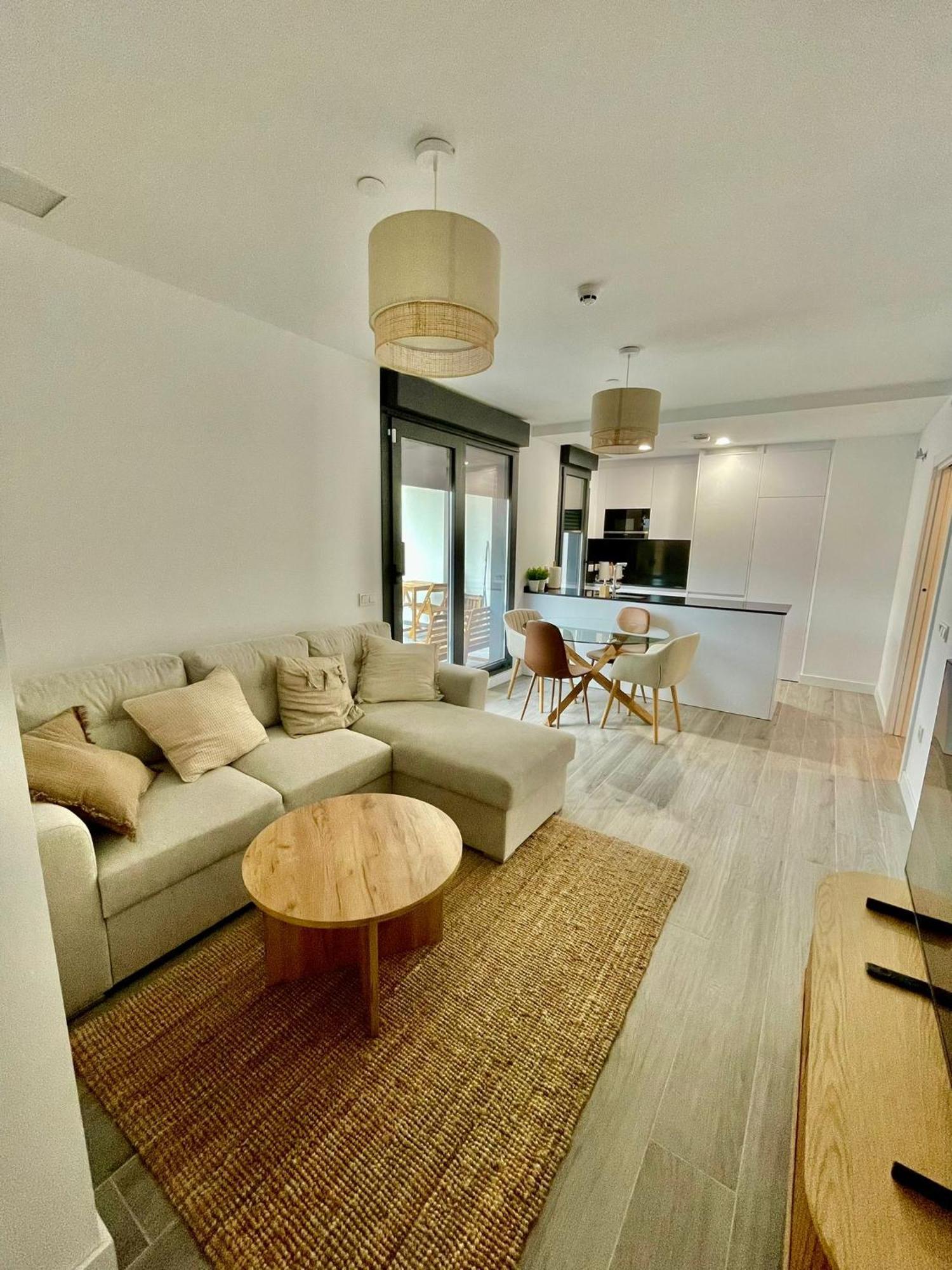 Urbansky Con Terraza Apartment *
