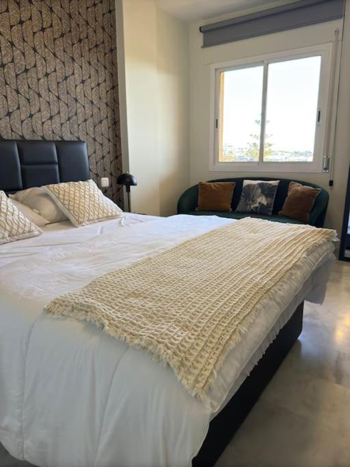 Luxurious Marbella Retreat With Sea View Terrace Malaga
