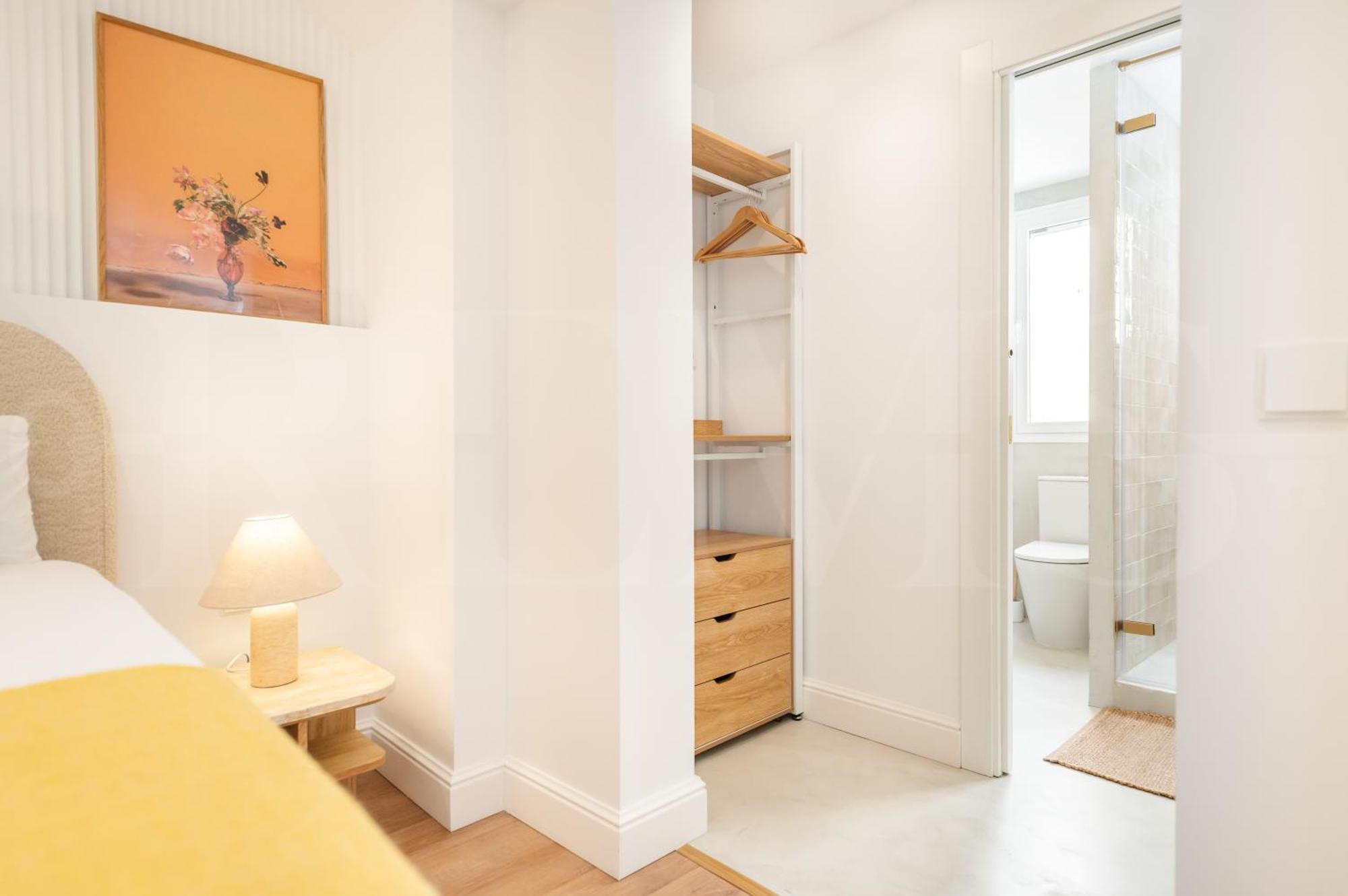 Apartment Charming With Private Patio By Rems Malaga