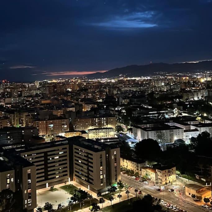 Skyline With Pool - Floor 26 - Free Parking Apartment Málaga