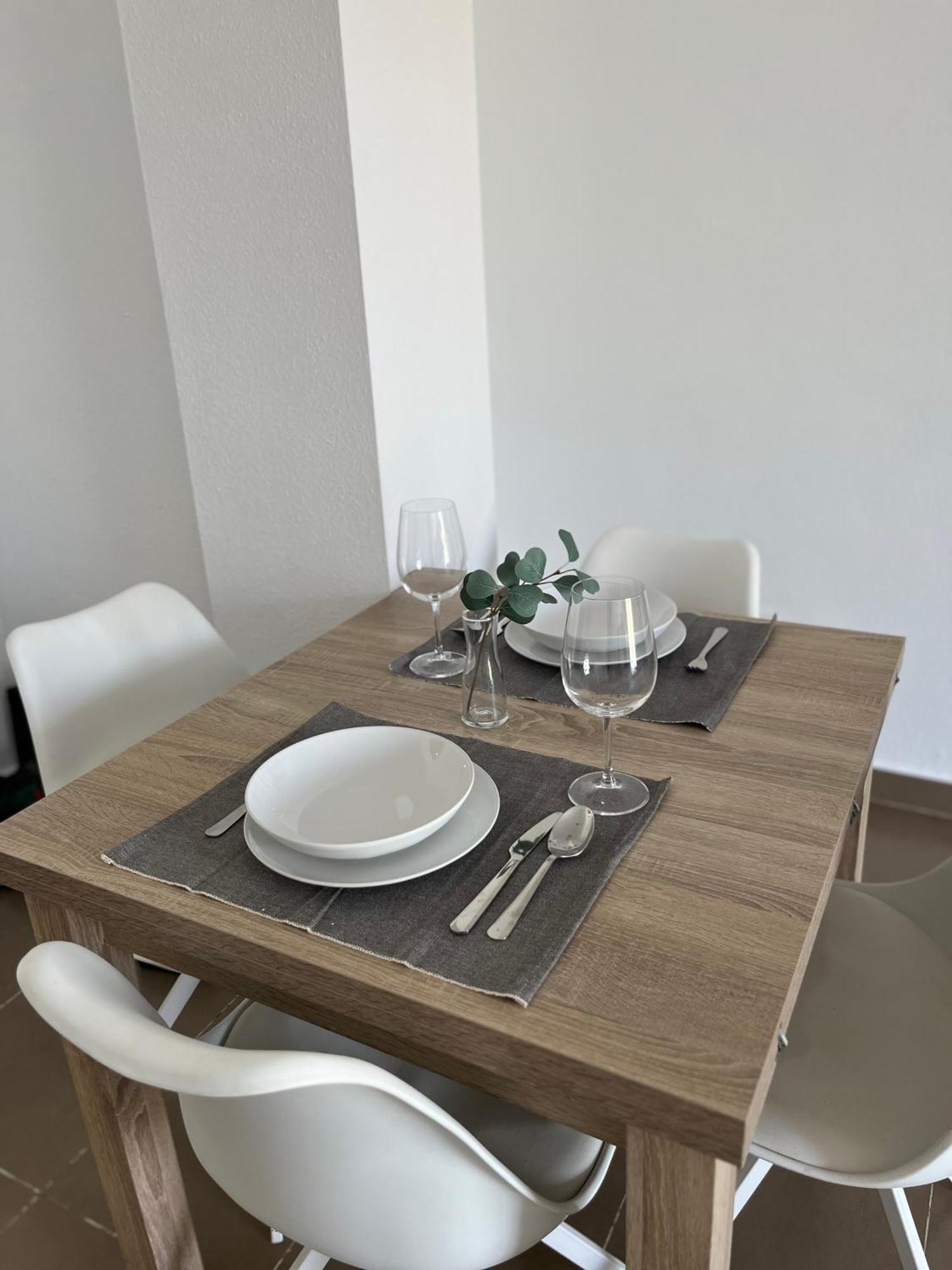 Apartment Prime Location - Stylish With Free Wifi, Free Parking, Steps From The Historic Center *