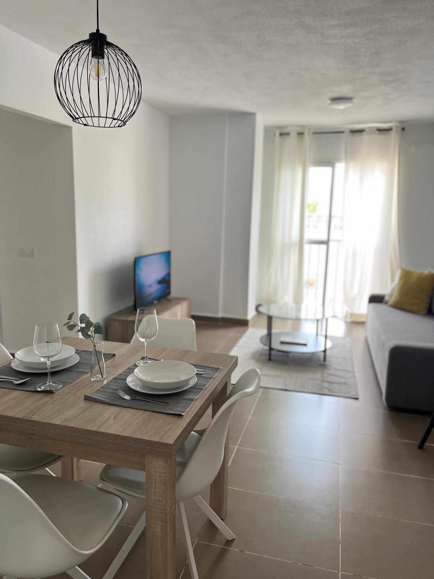 Apartment Prime Location - Stylish With Free Wifi, Free Parking, Steps From The Historic Center Málaga