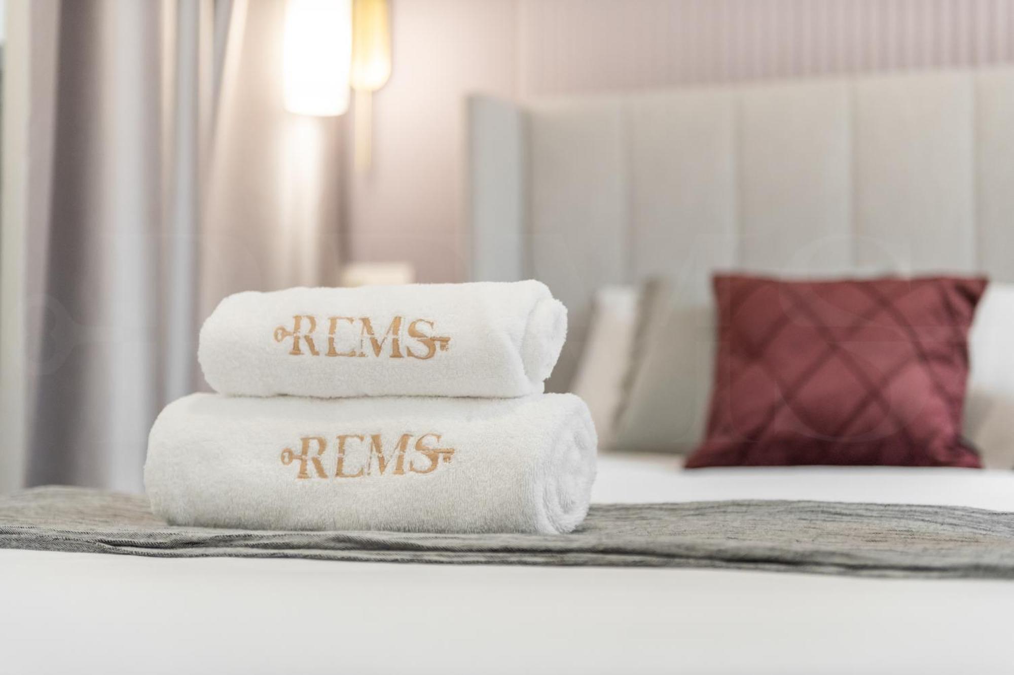 Sophisticated Modern Center By Rems * Malaga