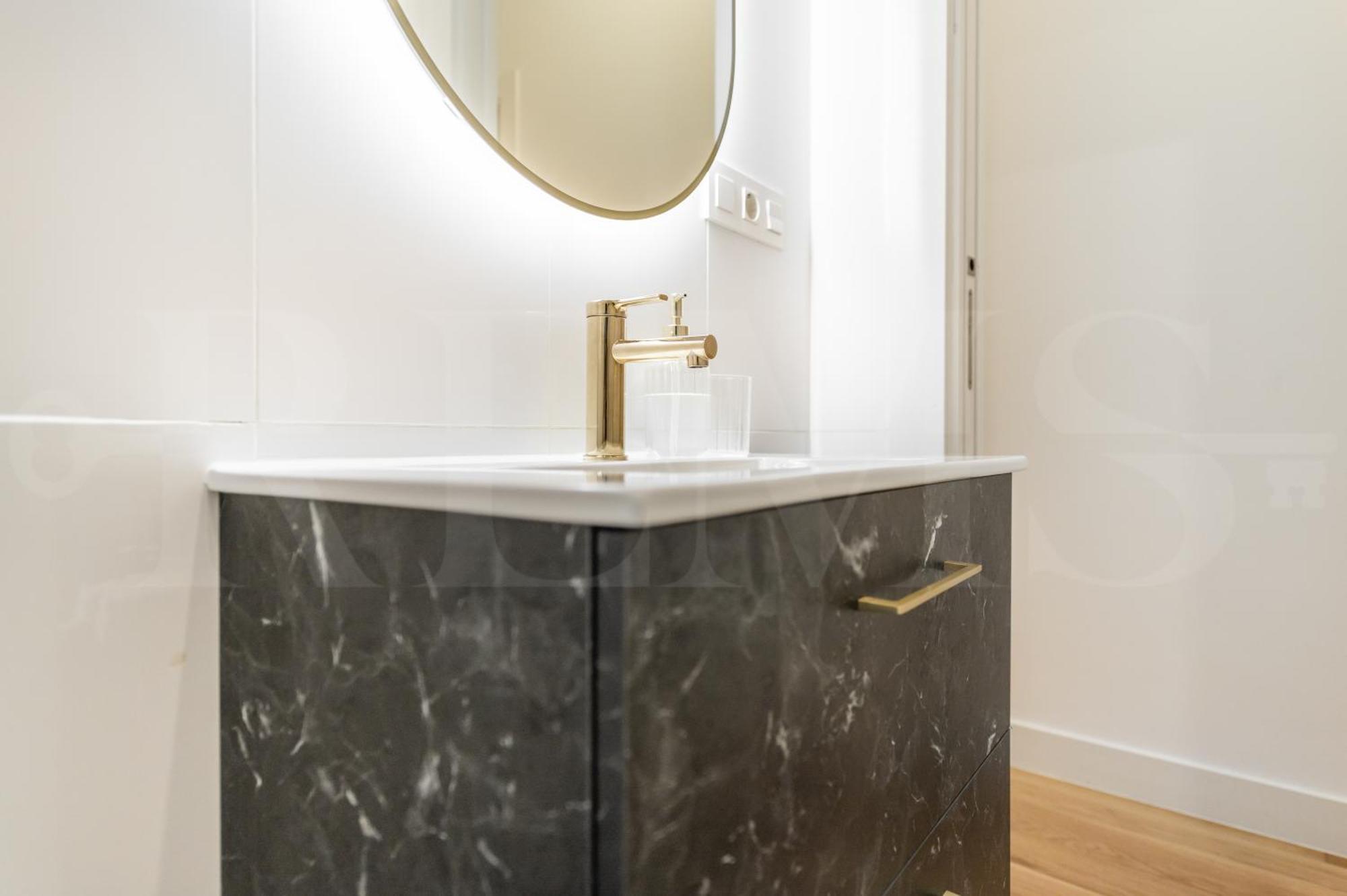 Sophisticated Modern Center By Rems Malaga