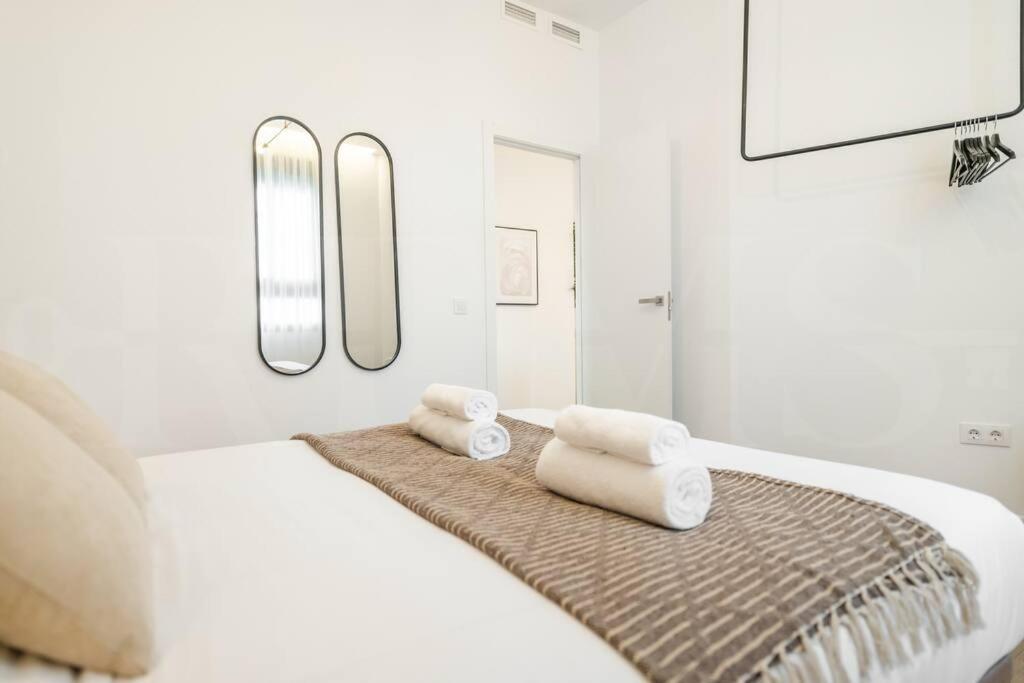 Enchanting And Bright Center By Rems Malaga