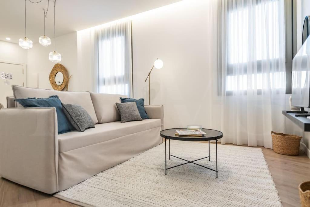Enchanting And Bright Center By Rems