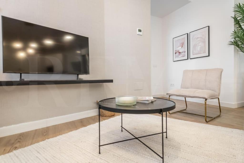 Apartment Enchanting And Bright Center By Rems