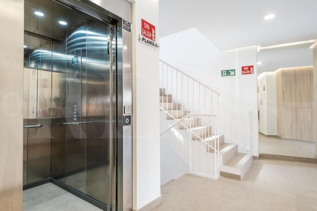 Delightful And Bright In Center By Rems Apartment