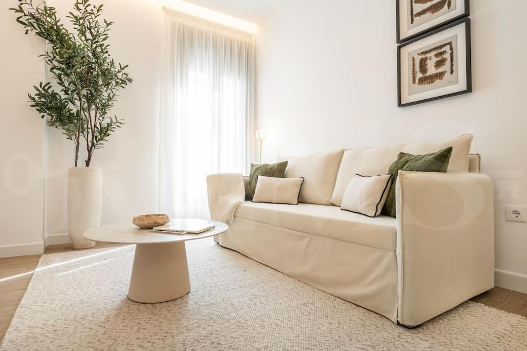 Delightful And Bright In Center By Rems Apartment *