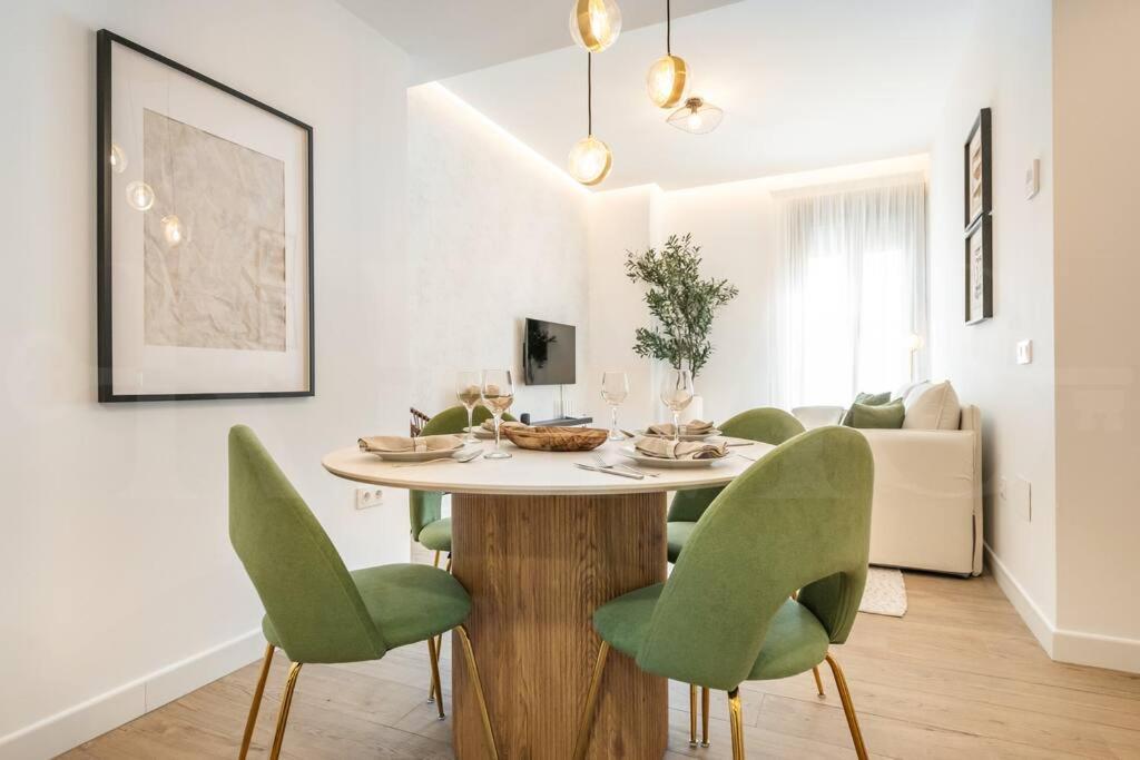 Delightful And Bright In Center By Rems Malaga
