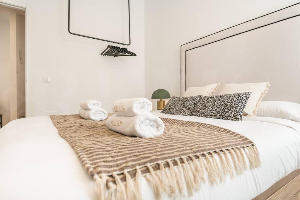 Delightful And Bright In Center By Rems Apartment