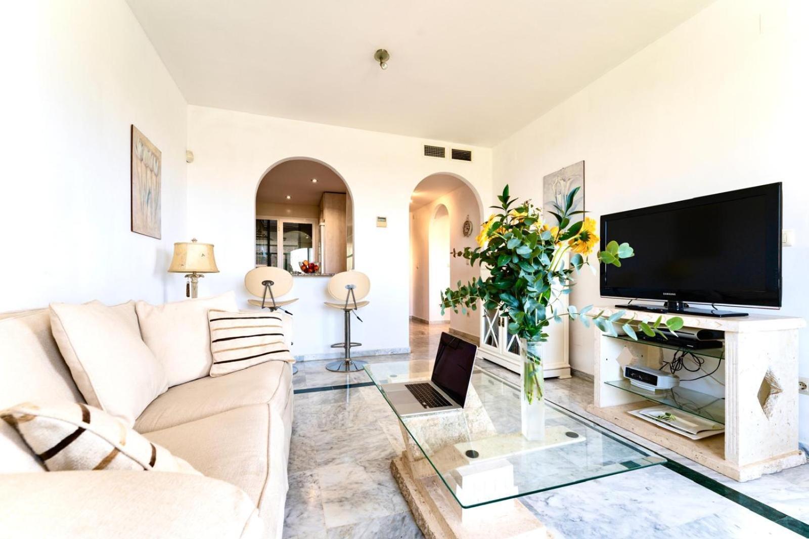 Zafir With 2 Bedroom And Private Garden Apartment *