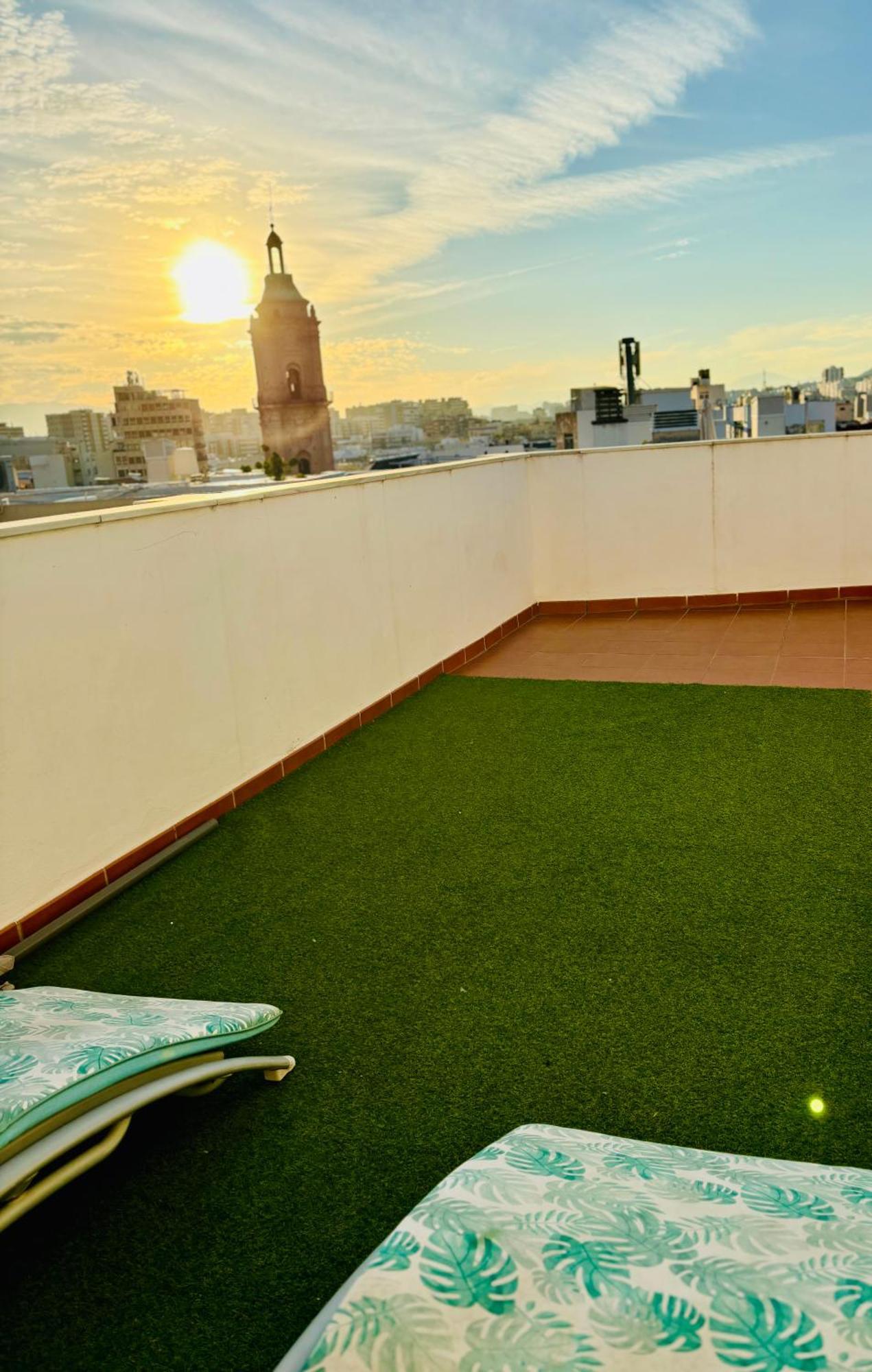 Flores - Atico Duplex Con Terraza - Probeyma - Málaga