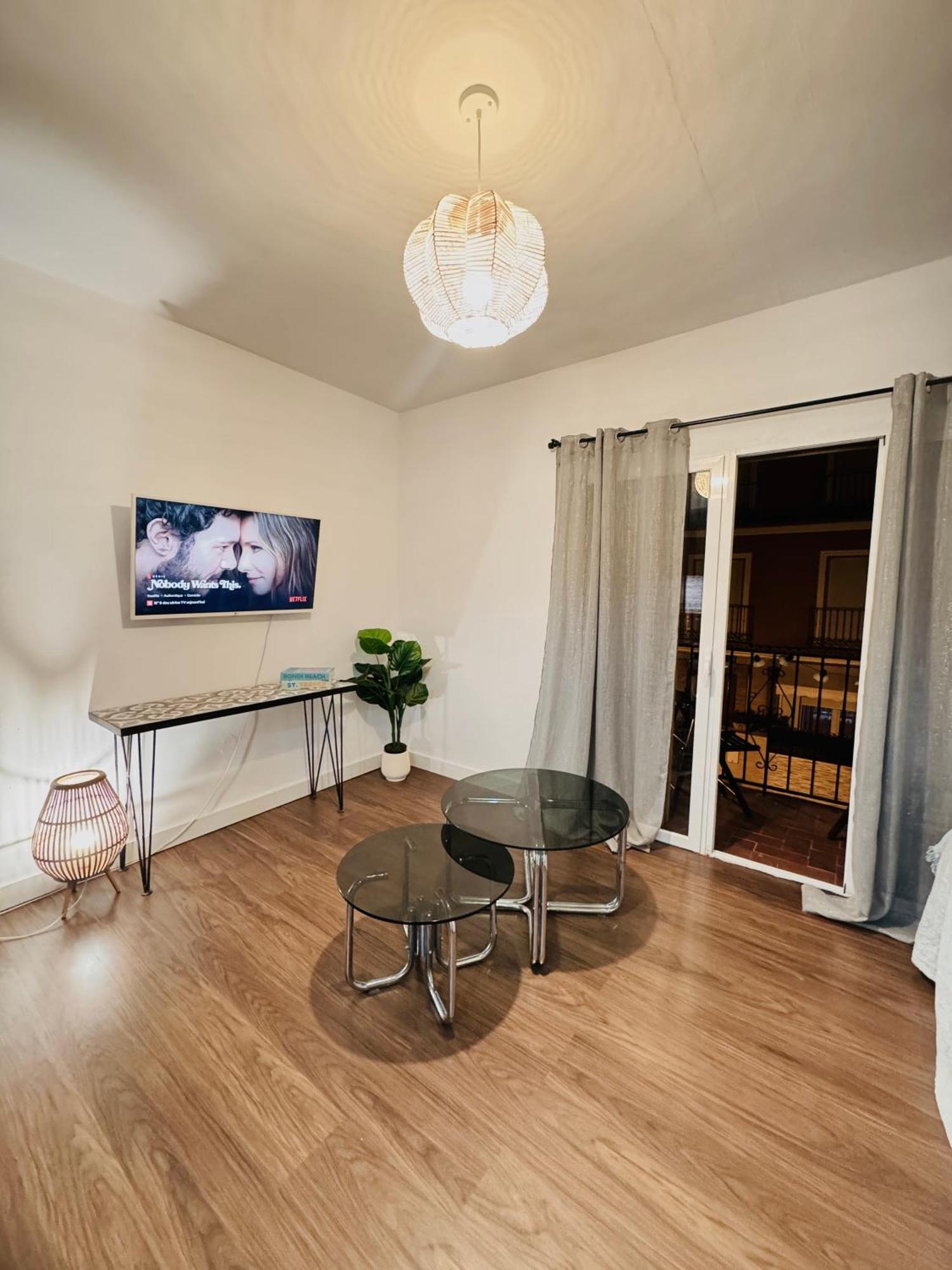 Apartment With Private Rooftop And Cinema