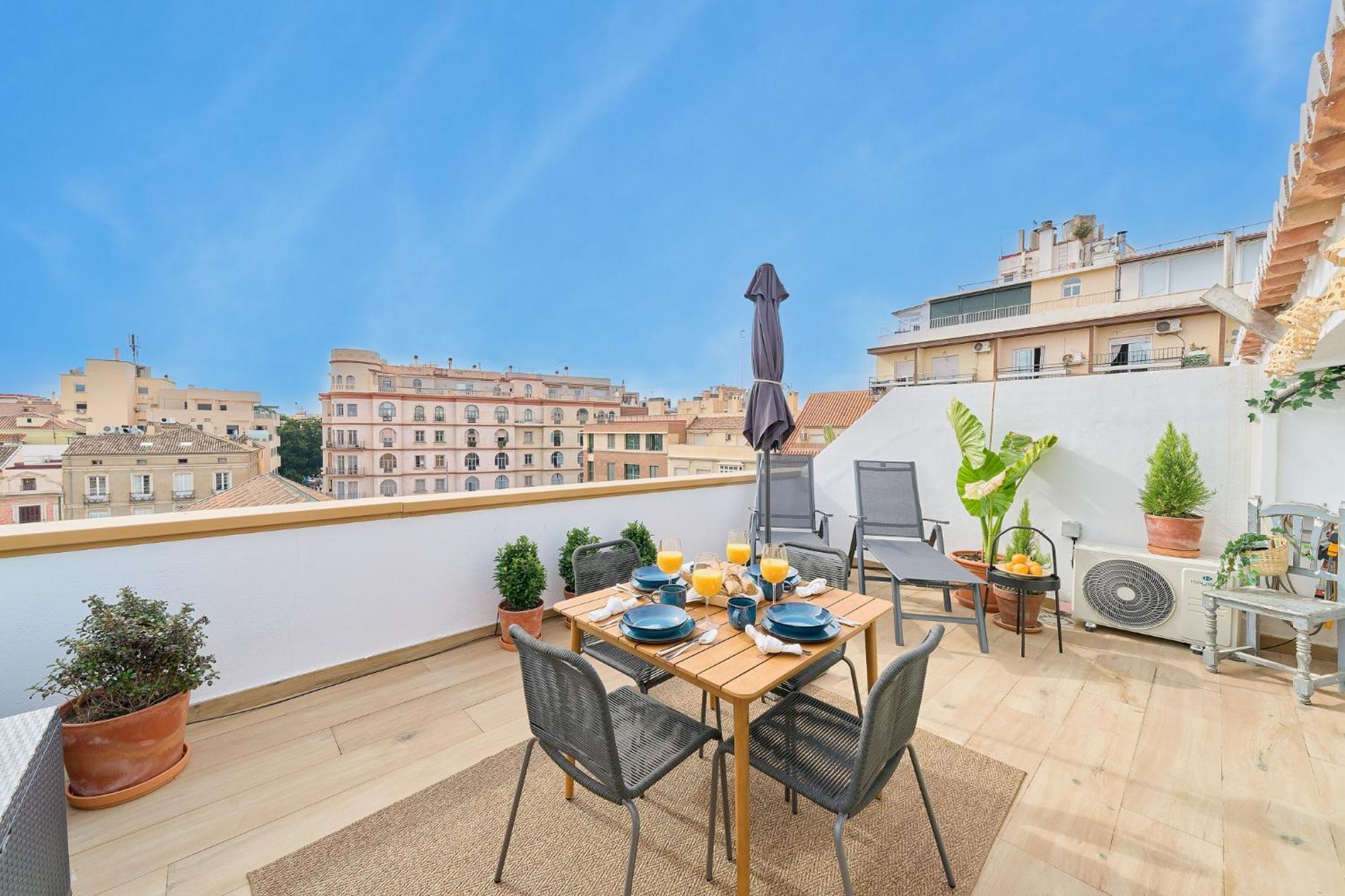 Atarazanas Penthouse By Lovely * Malaga