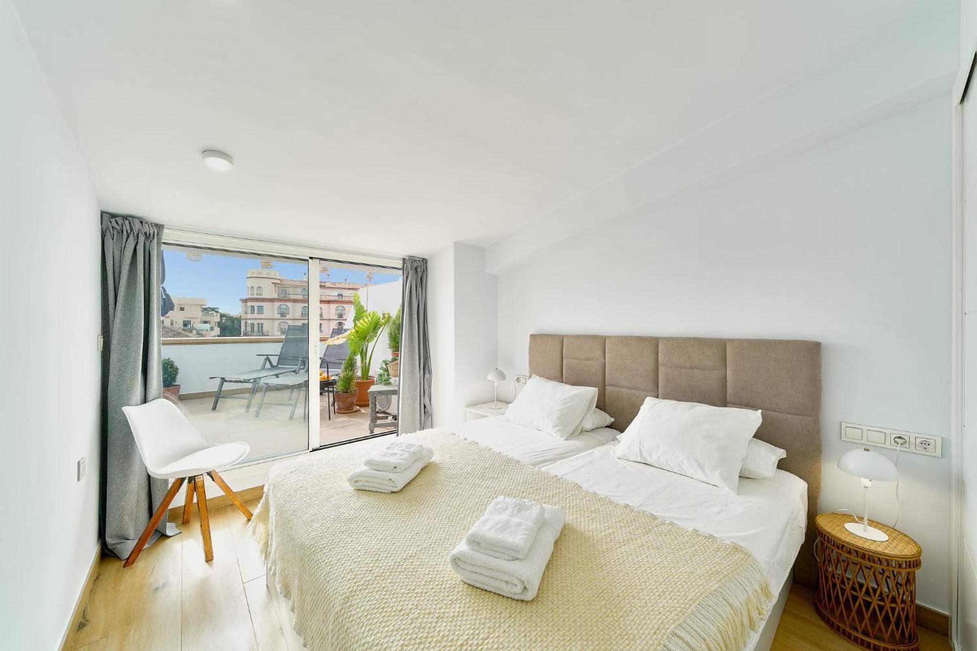 Atarazanas Penthouse By Lovely Apartment