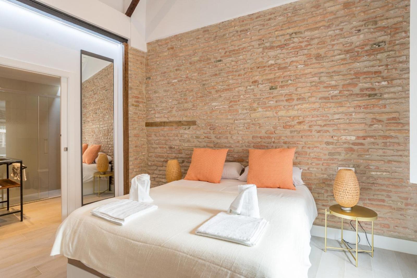 Te1a-el Teatro Brick Wall Prime Location Appartement *