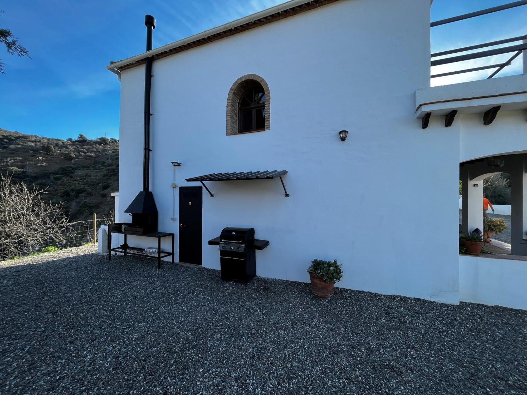Trompetilla Montes De With Yoga And Malaga