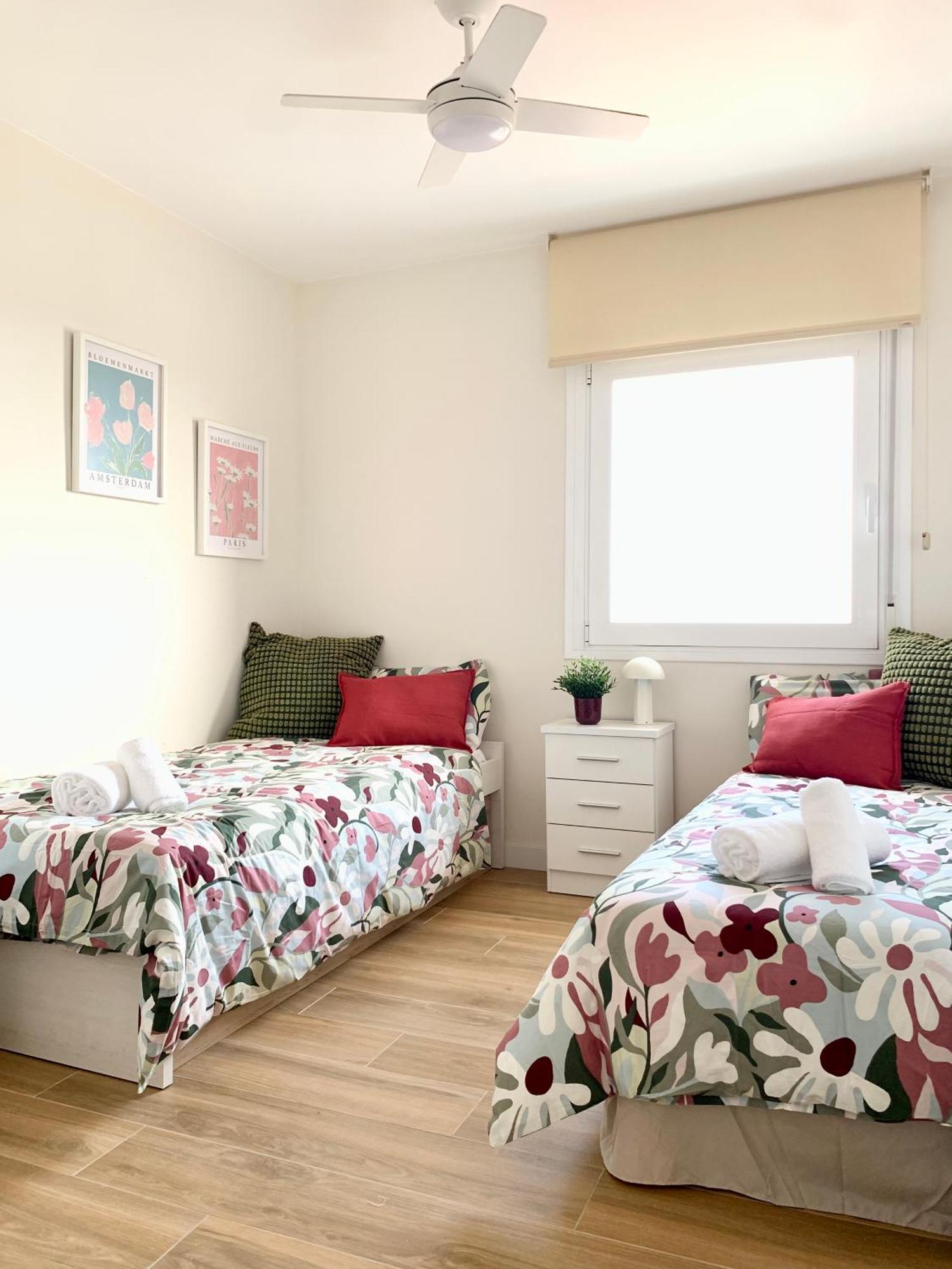 Atico Huelin Playa Apartment *