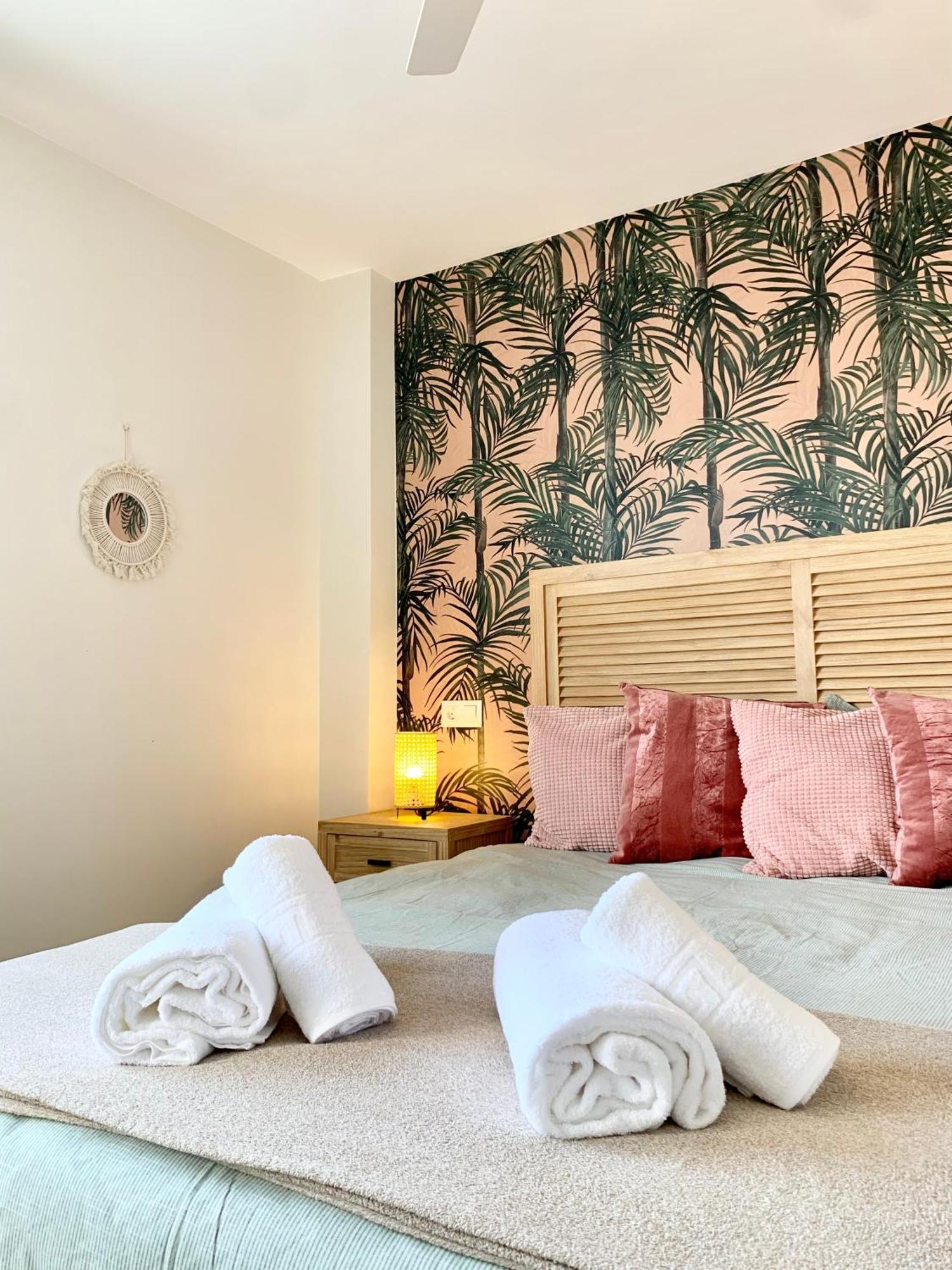 Atico Huelin Playa Apartment