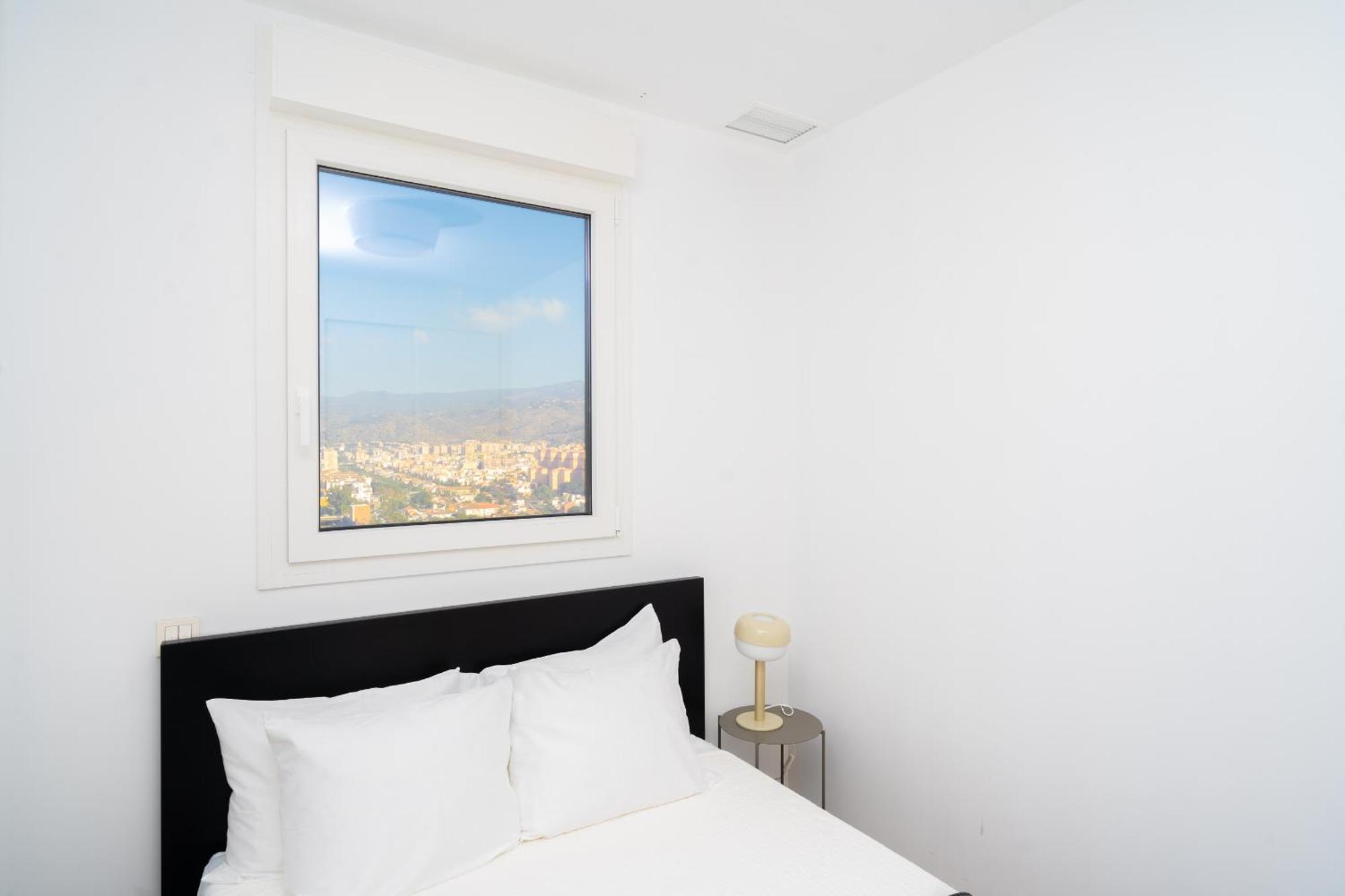 Xpce Urban 3 Skyline - Parking Free Malaga