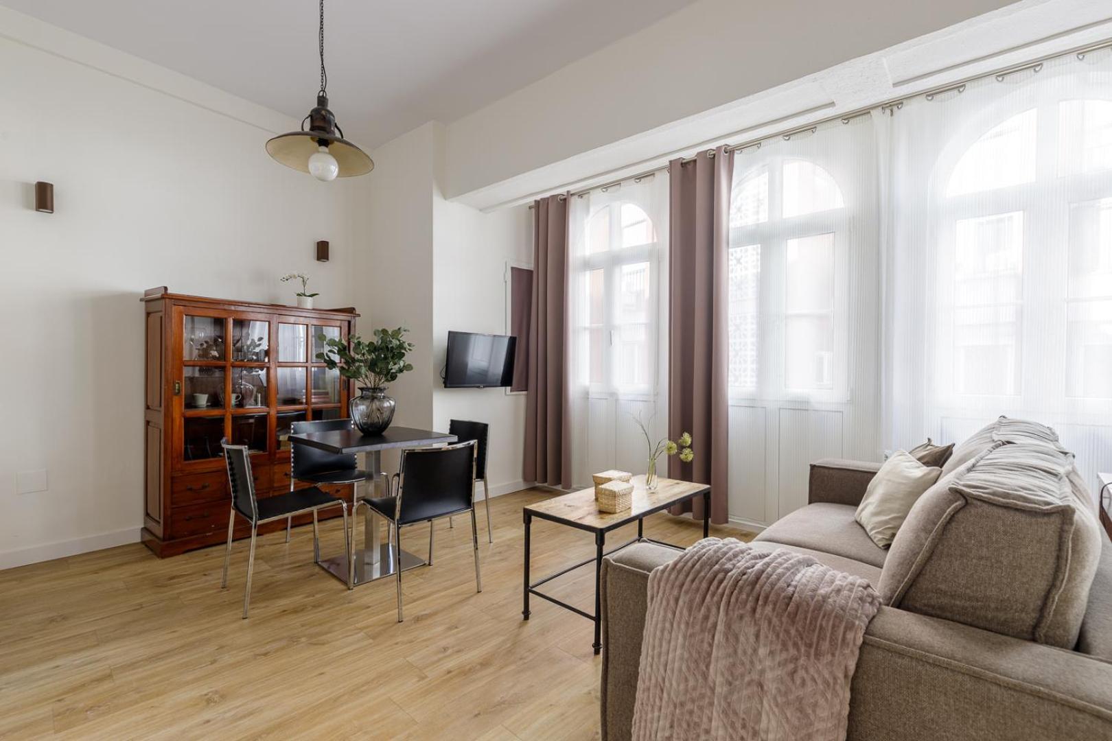 Comedias I & Old Town By Ele Apartment *