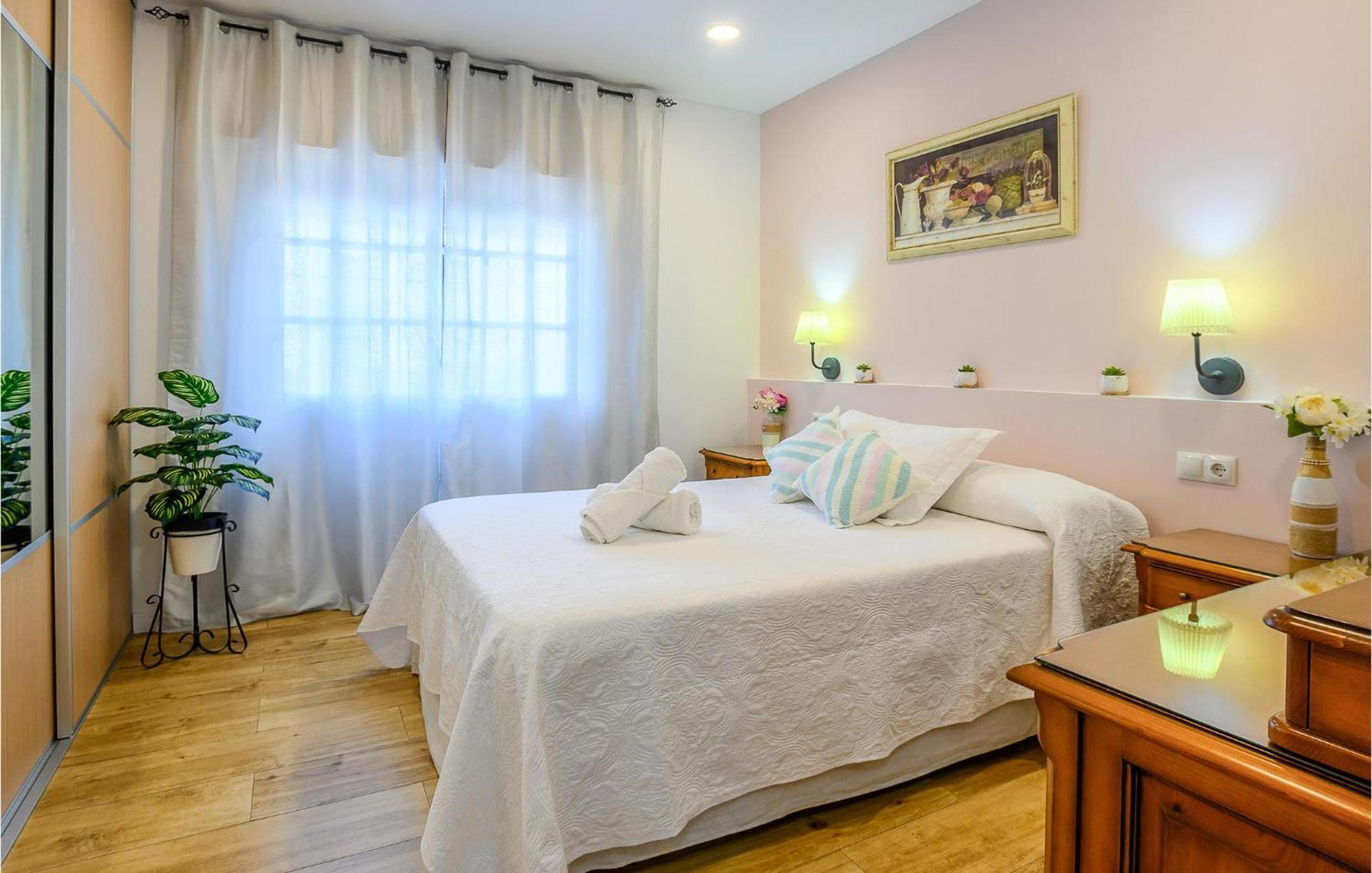 2 Bedroom Lovely In * Málaga