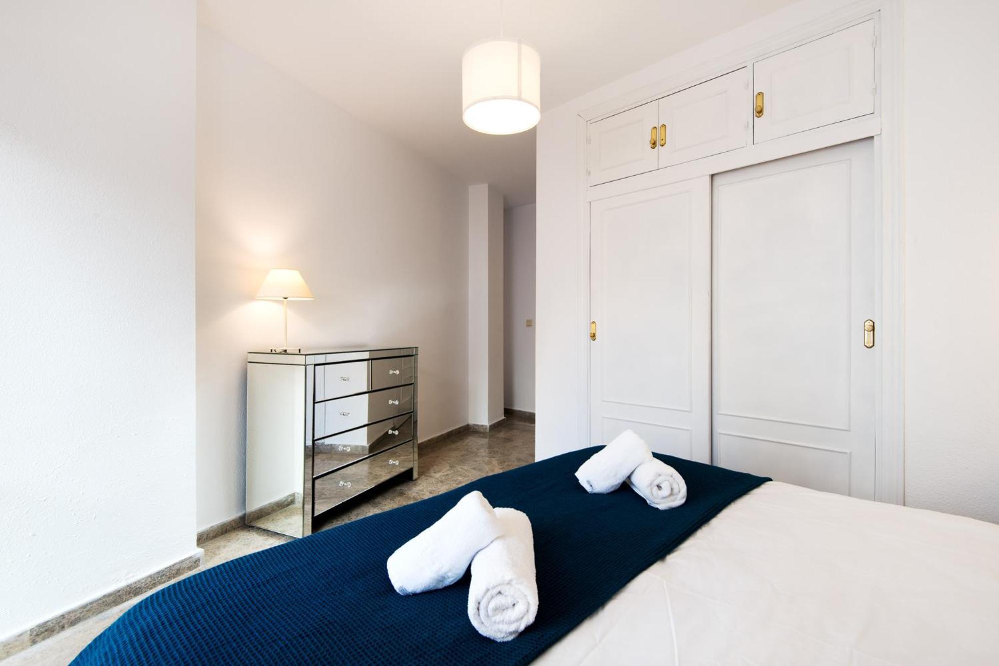 Atarazanas River Road Apartment *