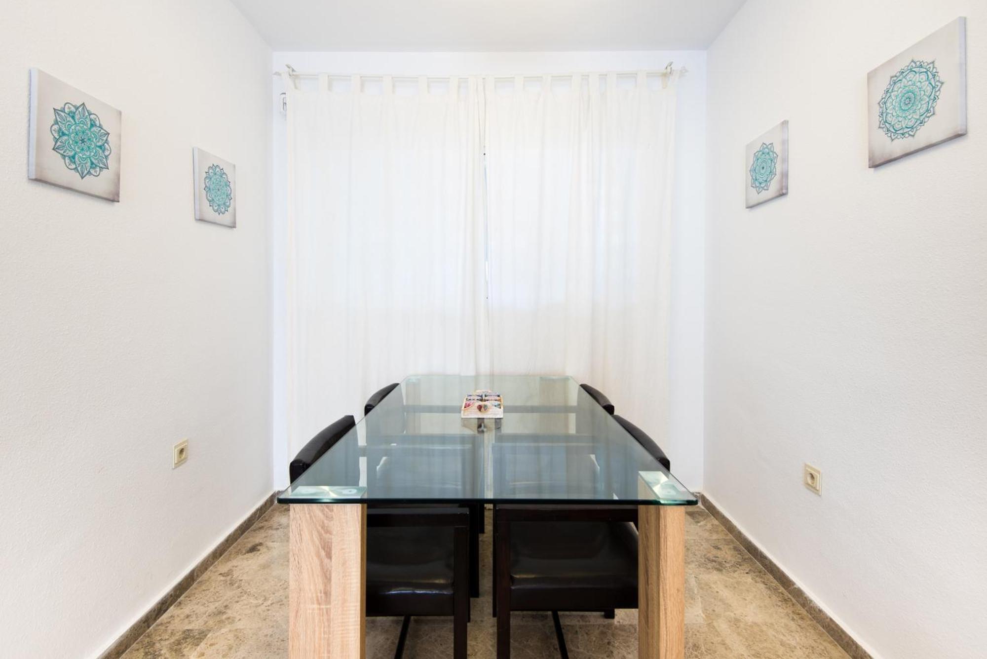 Atarazanas River Road Apartment *