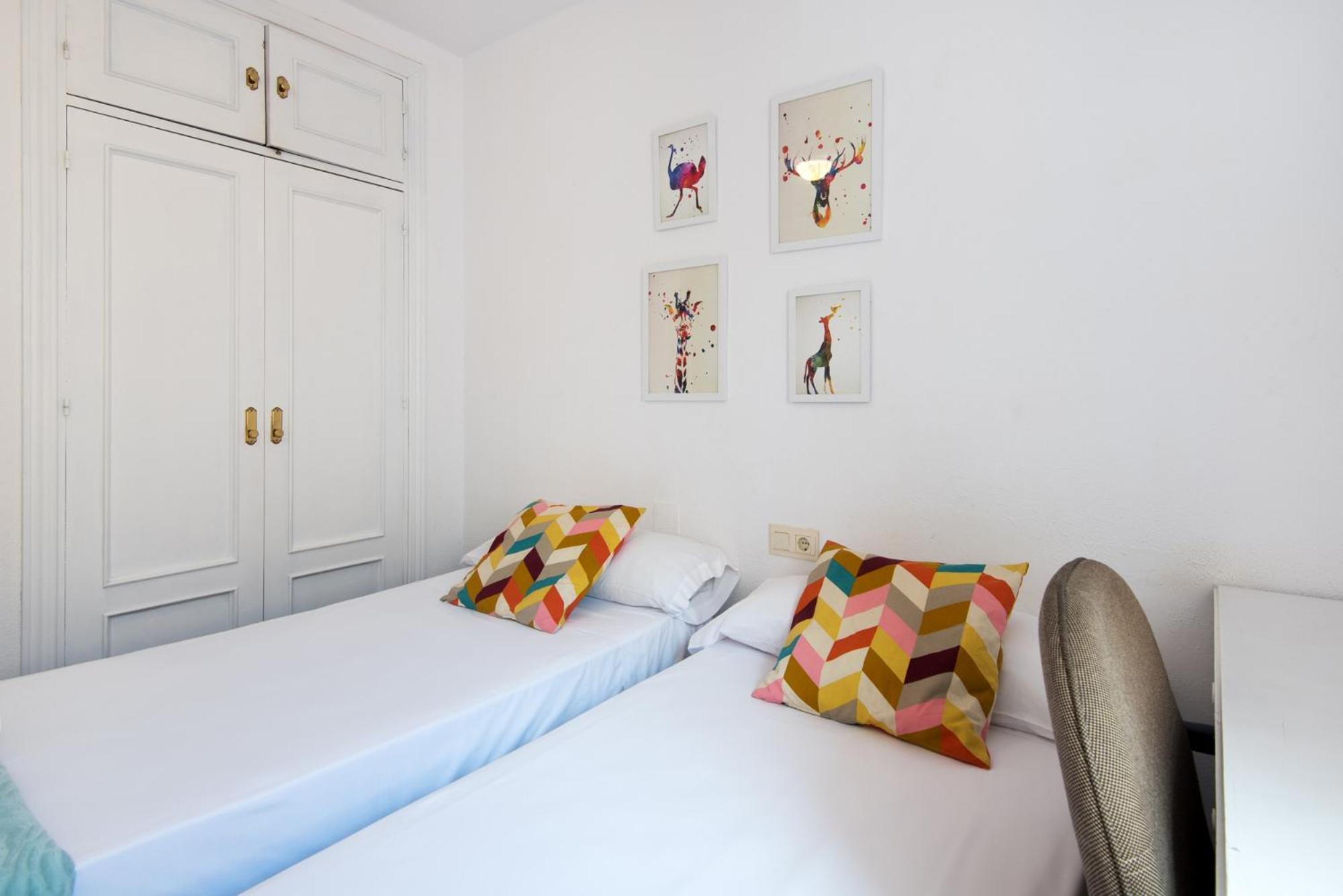 Atarazanas River Road Apartment *