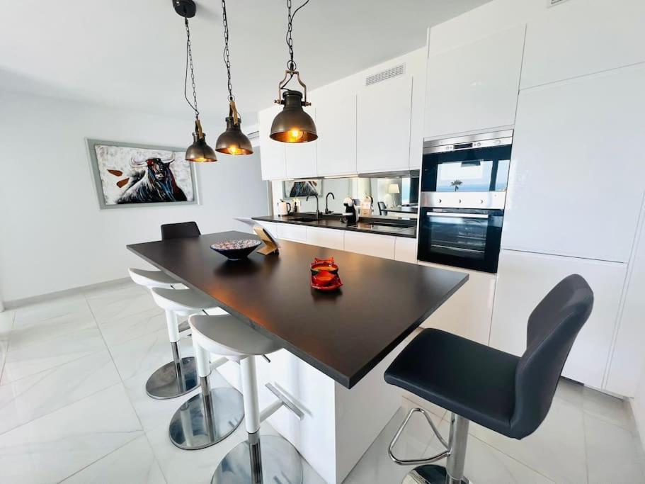 Modern, Spacious 3 Bedroom With Sea View Apartment Malaga