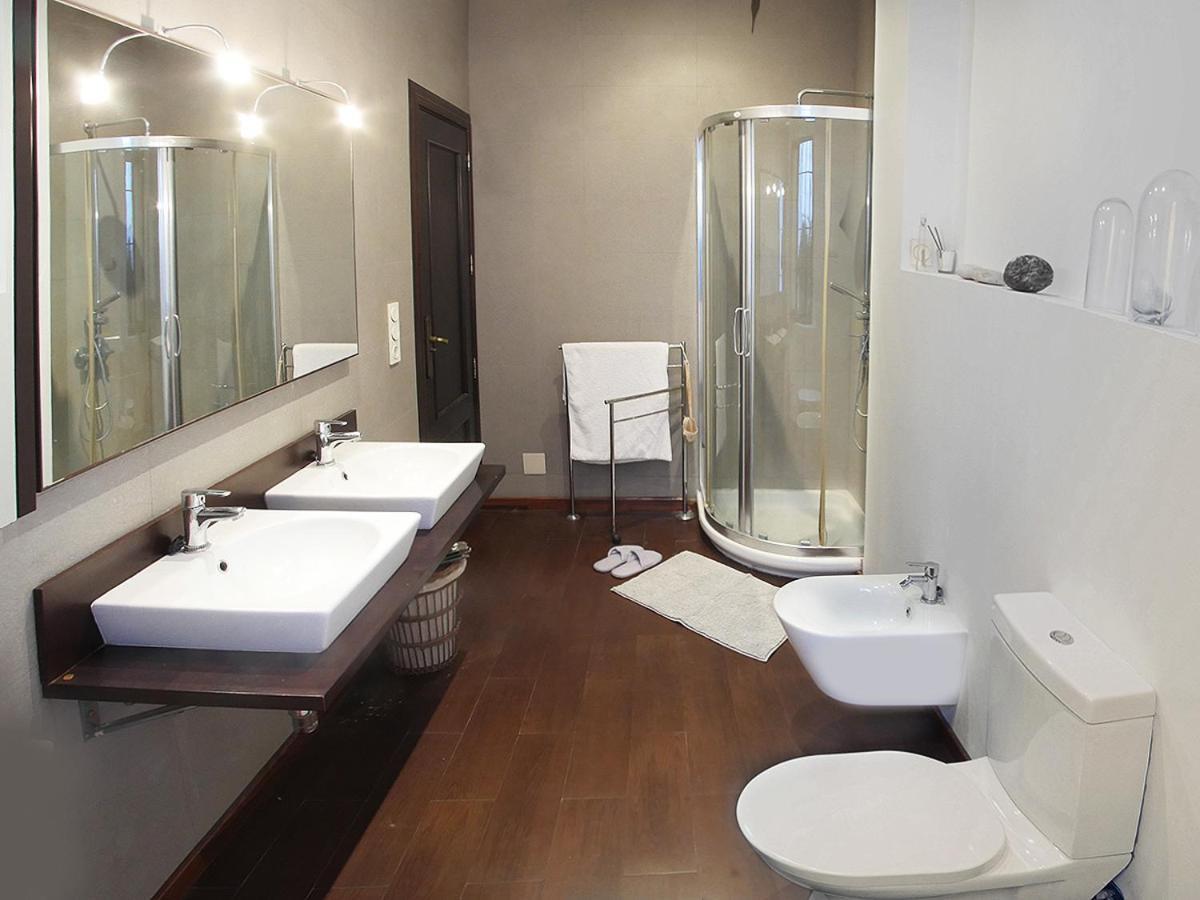 Vip House Rentals, Entire In Old Town Apartment *