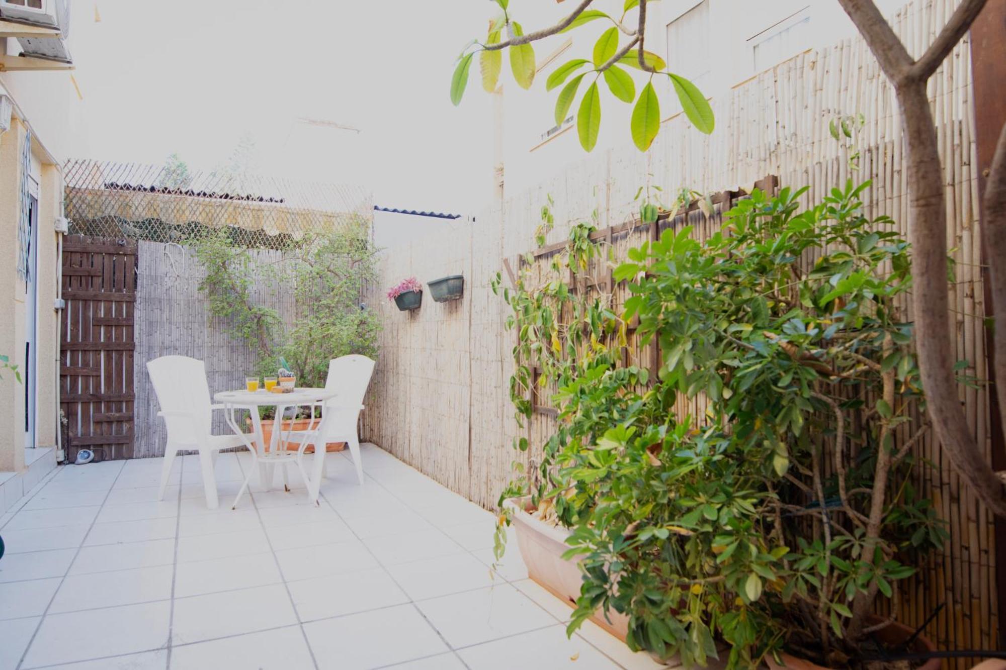 Casa Con Gran Patio Privado *
