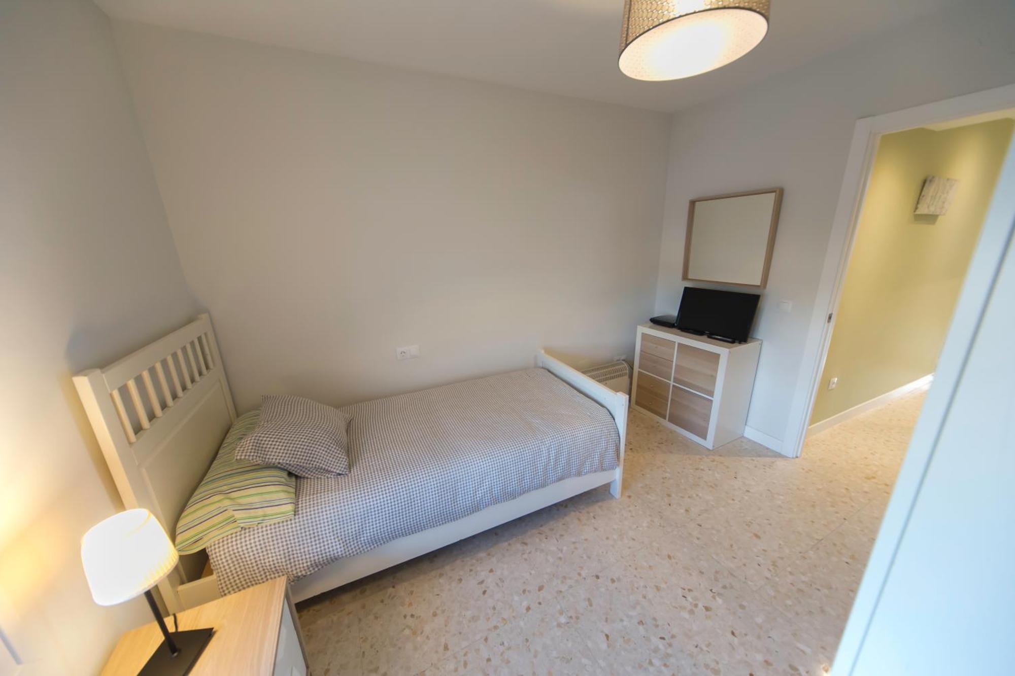 Quiet Downtown Apartment *
