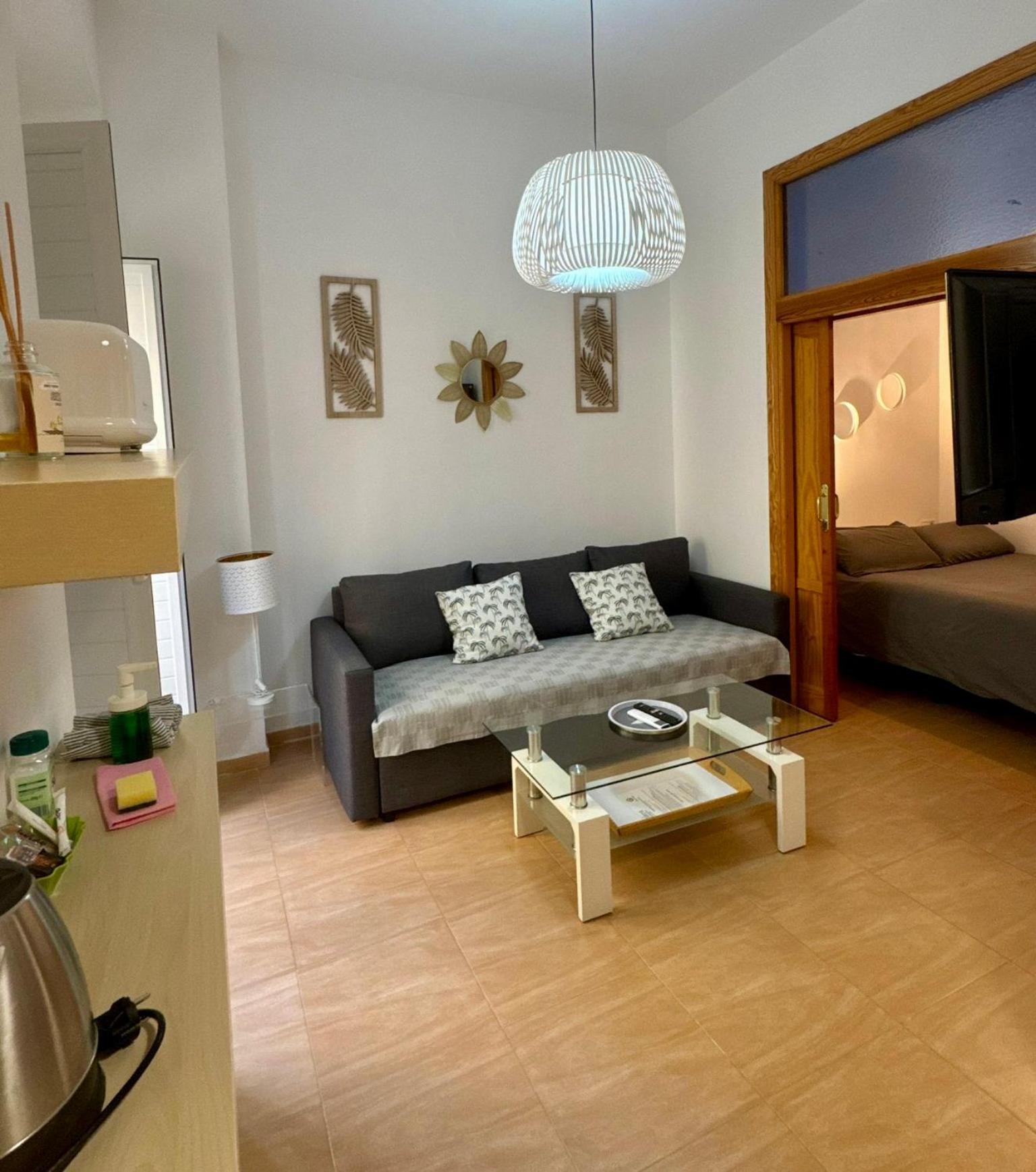 Plz De La Merced Solera Apartment