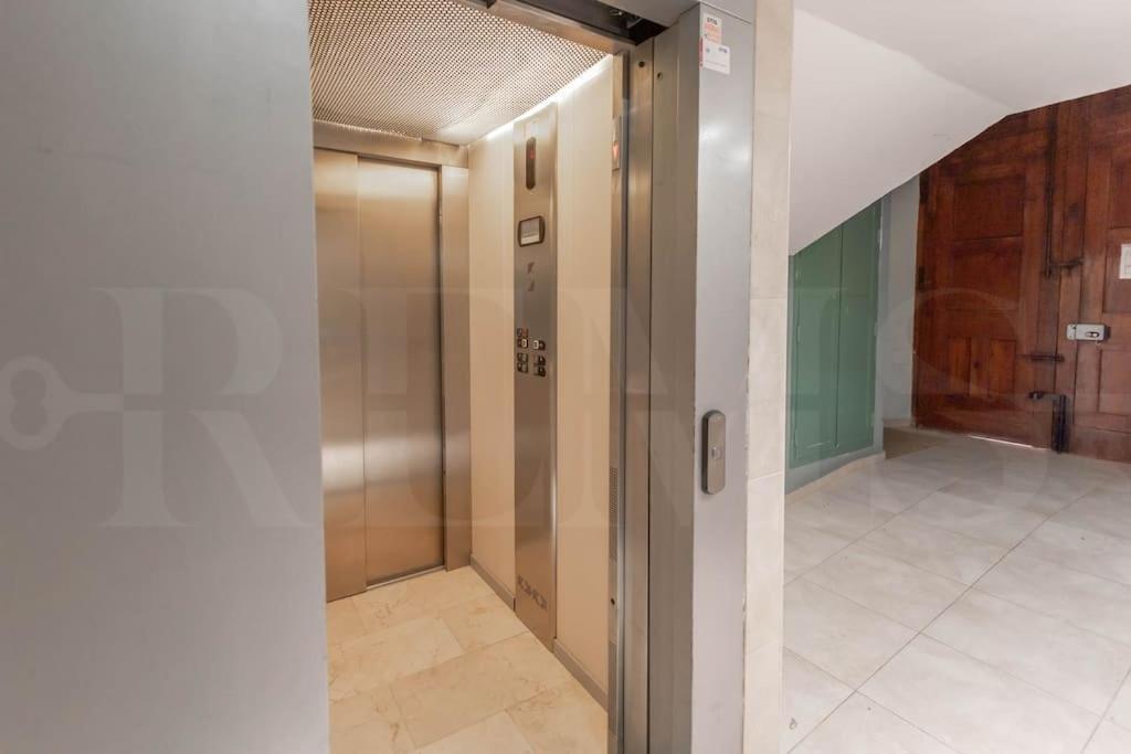 Penthouse With Private Rooftop - Center By Rems * Malaga