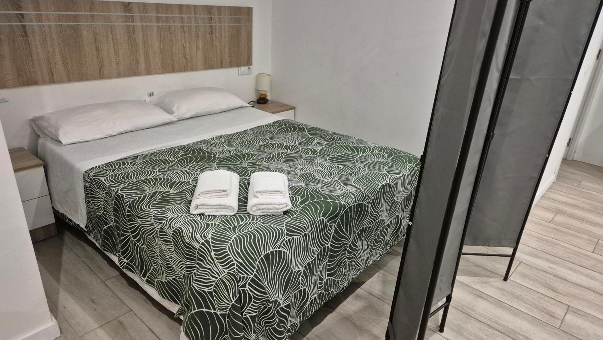 Velarde Center 3 *