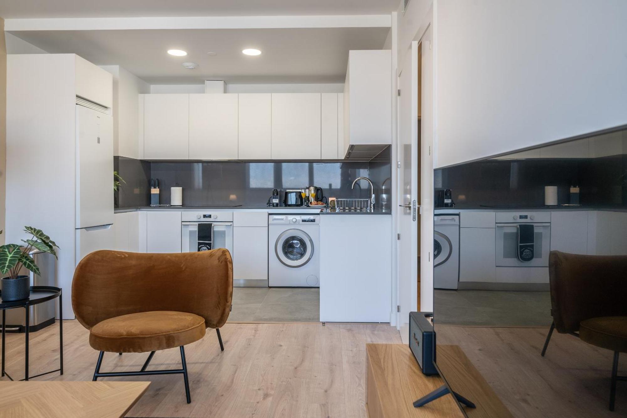 Xpce Urban 9 Skyline - Parking Free Apartment