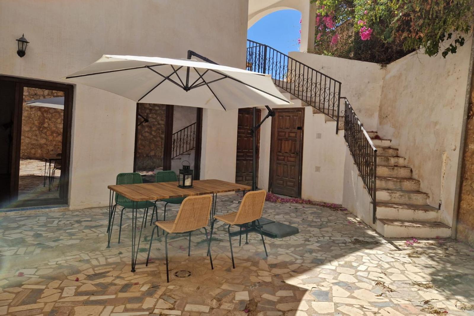 Individual Tranquila Con Bano Privado En Piso Compartido *