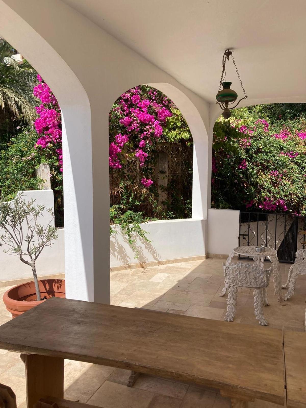 Individual Tranquila Con Bano Privado En Piso Compartido *