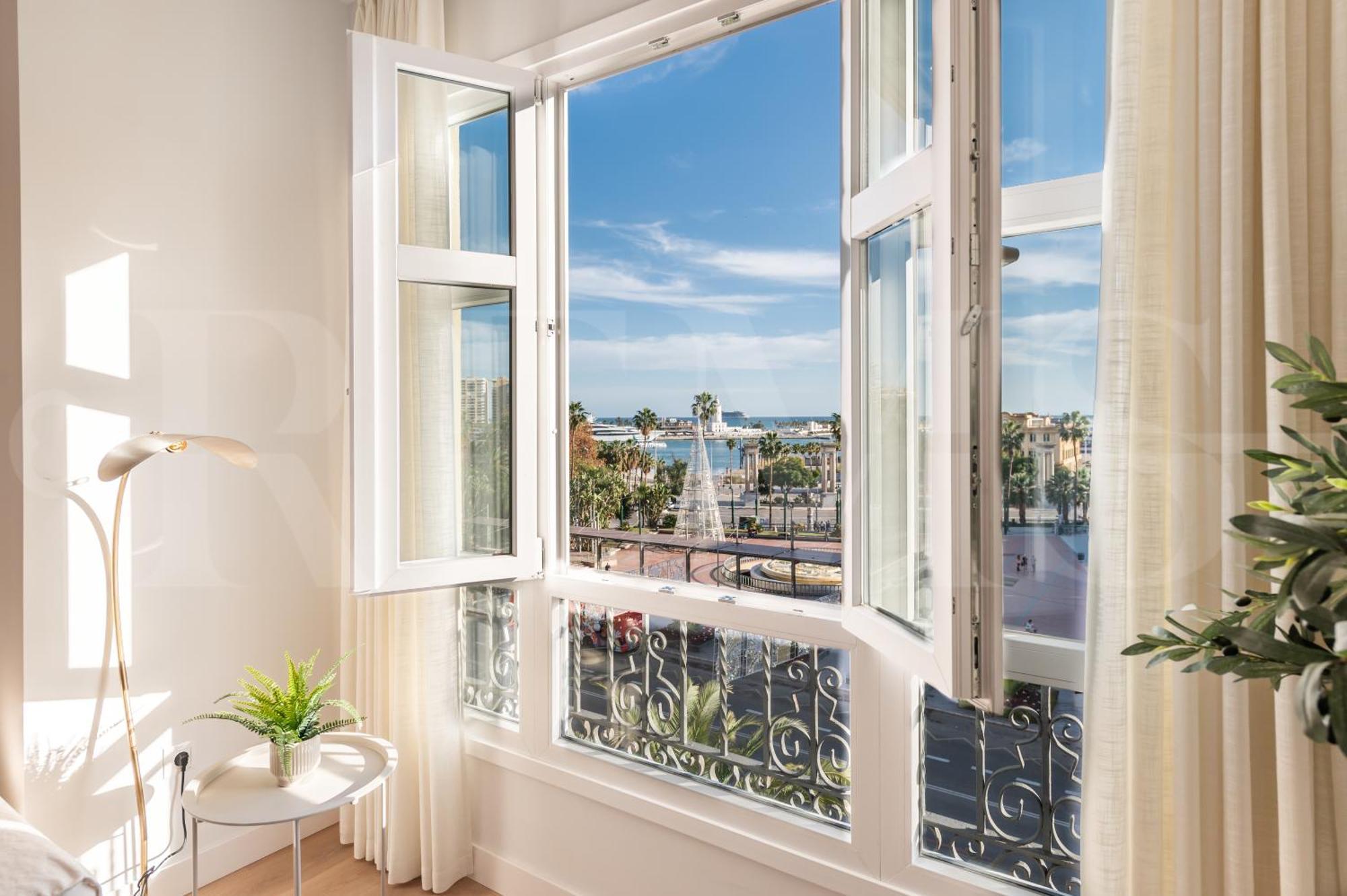 Elegant Coastal Charm With Unique Views By Rems *