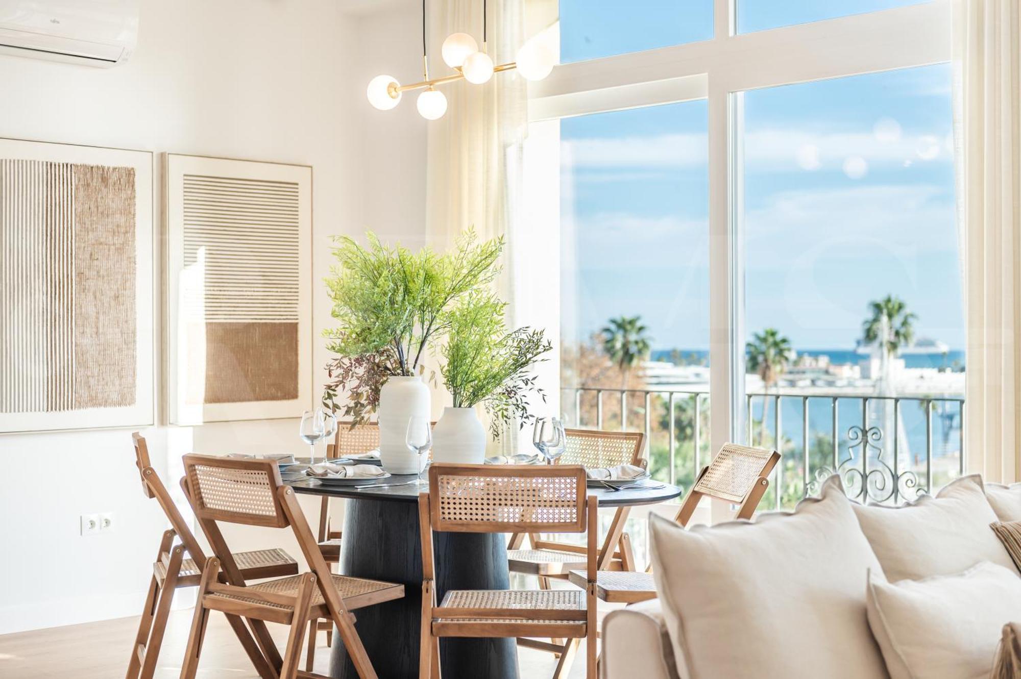 Apartment Elegant Coastal Charm With Unique Views By Rems *
