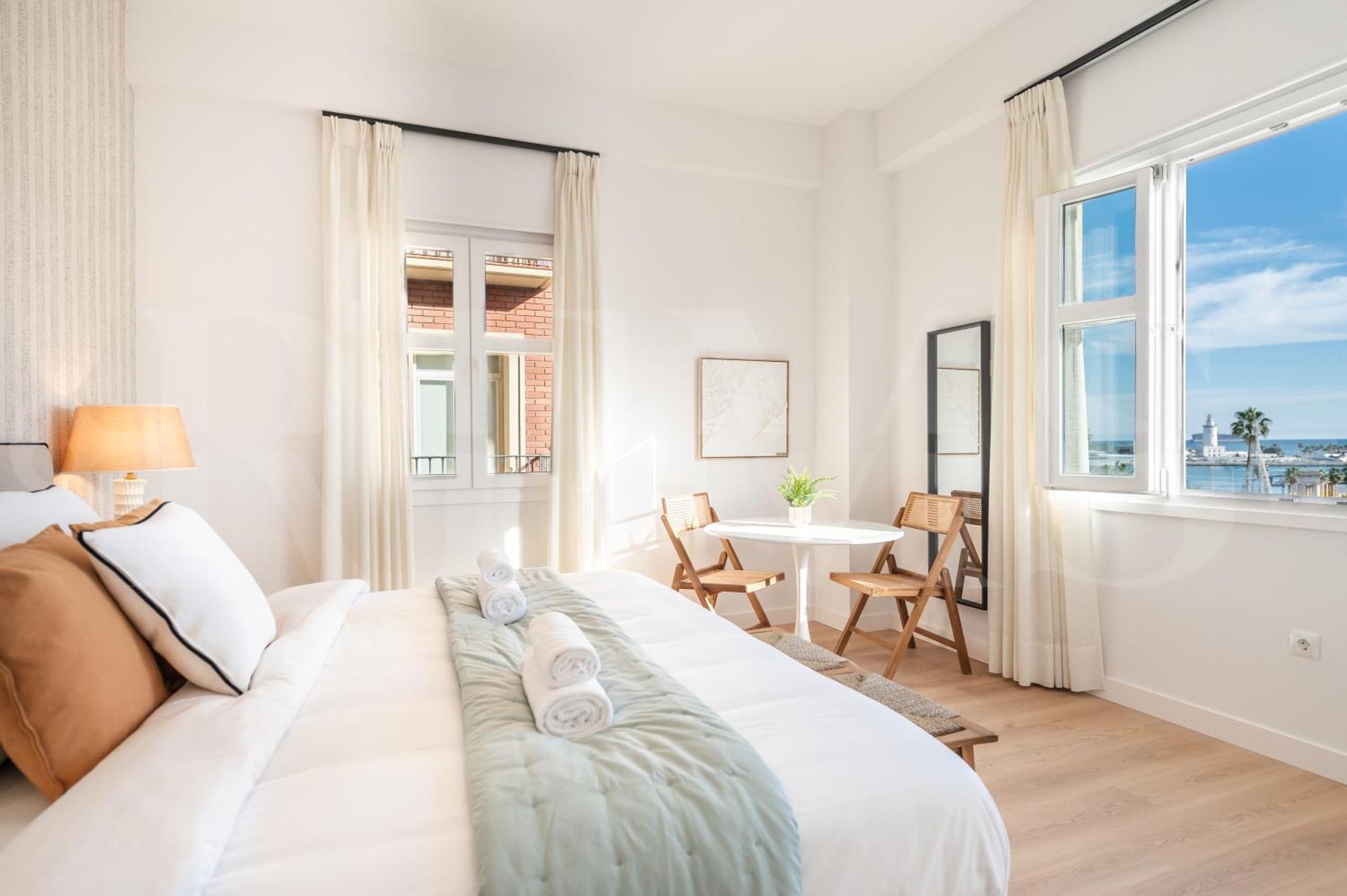 Elegant Coastal Charm With Unique Views By Rems * Malaga